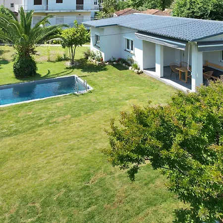 Rafaelo Pool Side בית נופש אולימפיאדה