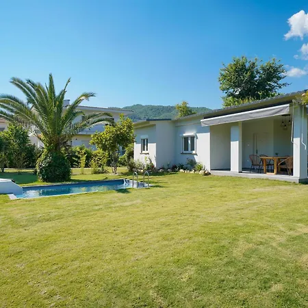 בית נופש Rafaelo Pool Side