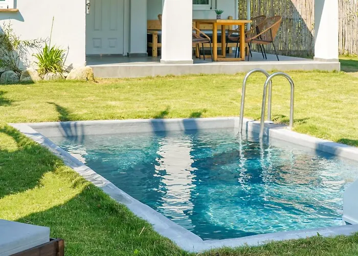בית נופש Rafaelo Pool Side *