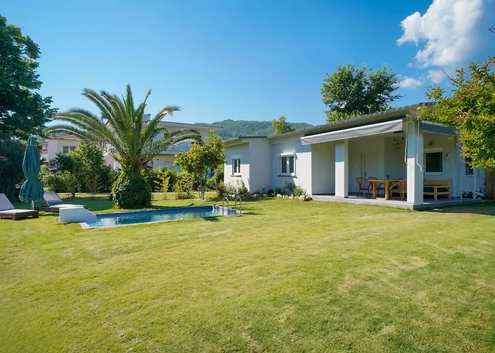 בית נופש Rafaelo Pool Side