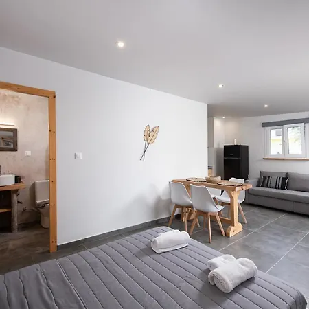 Rafaelo Pool Side Vakantiehuis *