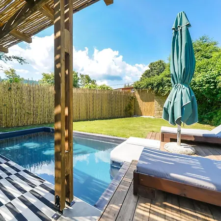 Rafaelo Pool Side * Olympiada