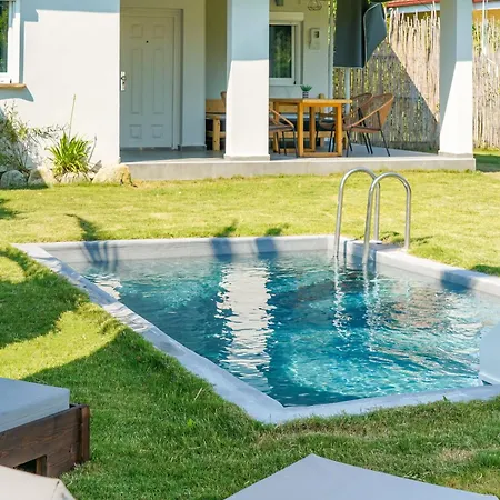 Vakantiehuis Rafaelo Pool Side *