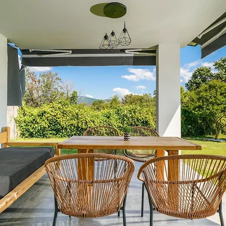 Vakantiehuis Rafaelo Pool Side Olympiada