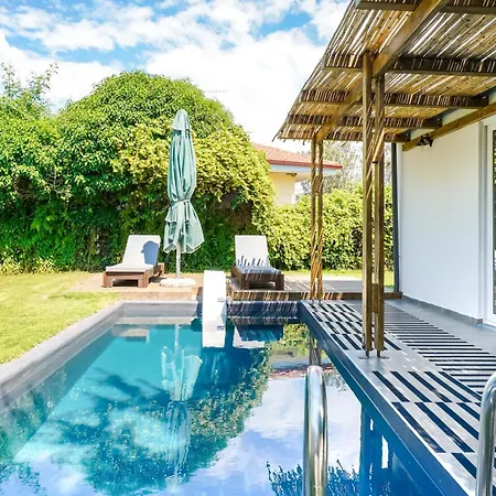 Rafaelo Pool Side Olympiada