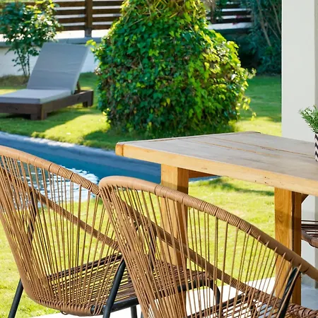 Rafaelo Pool Side * Olympiada