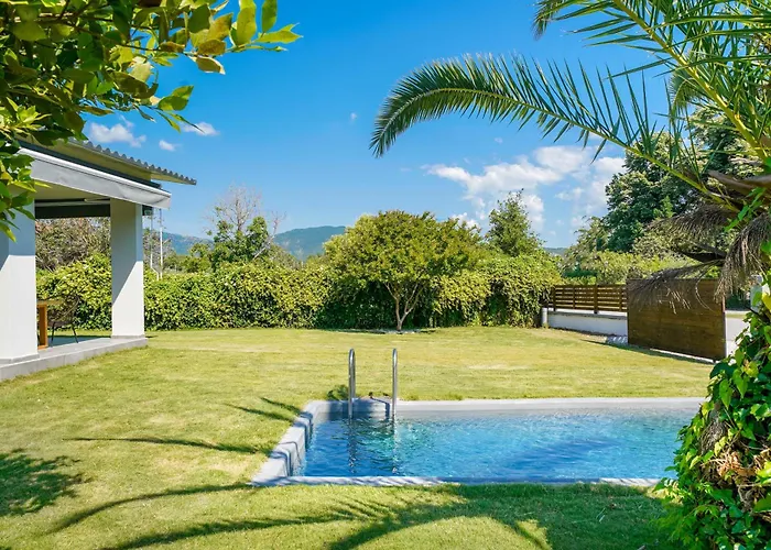 Rafaelo Pool Side 度假居 *