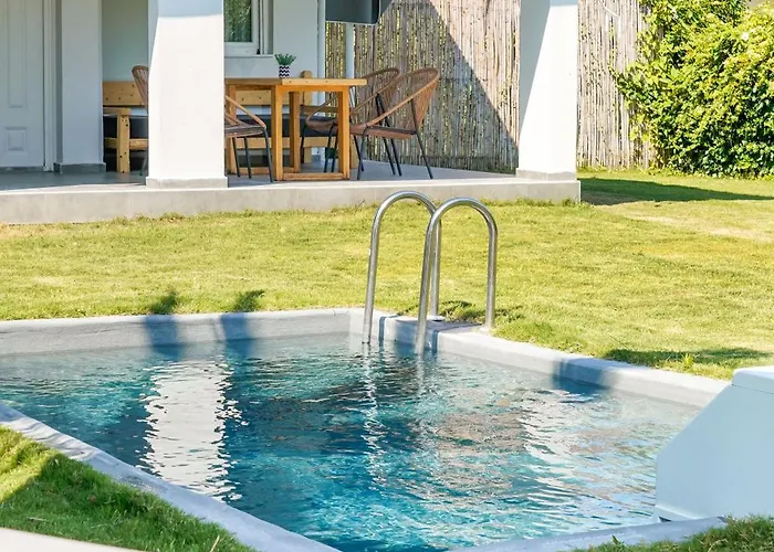 Rafaelo Pool Side 度假居