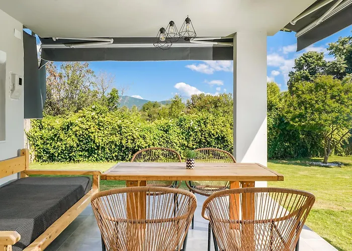 度假居 Rafaelo Pool Side *