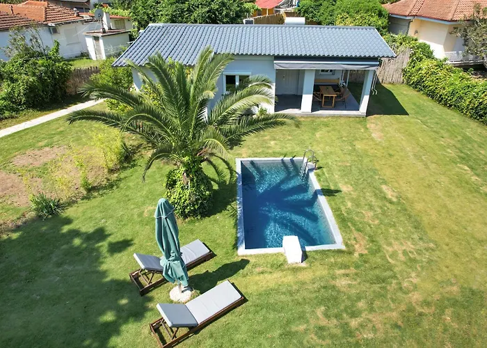 Rafaelo Pool Side 度假居