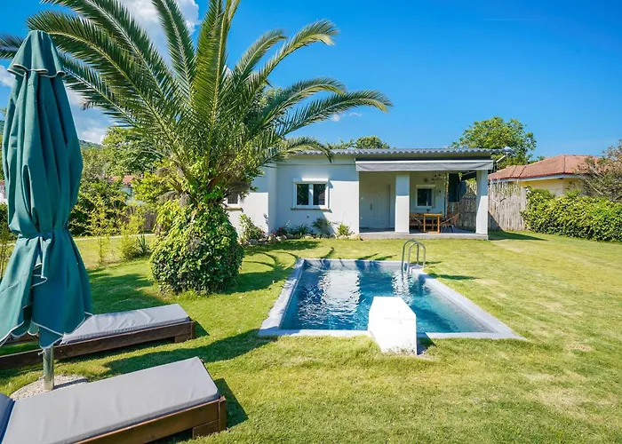 度假居 Rafaelo Pool Side 奥林匹亚达