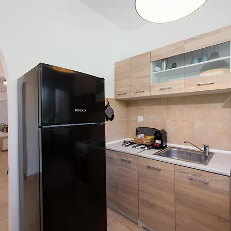 Rafaelo Pool Side Olympiada