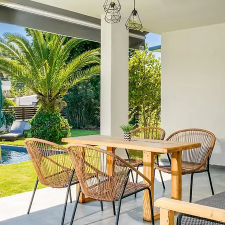 Rafaelo Pool Side * Olympiada